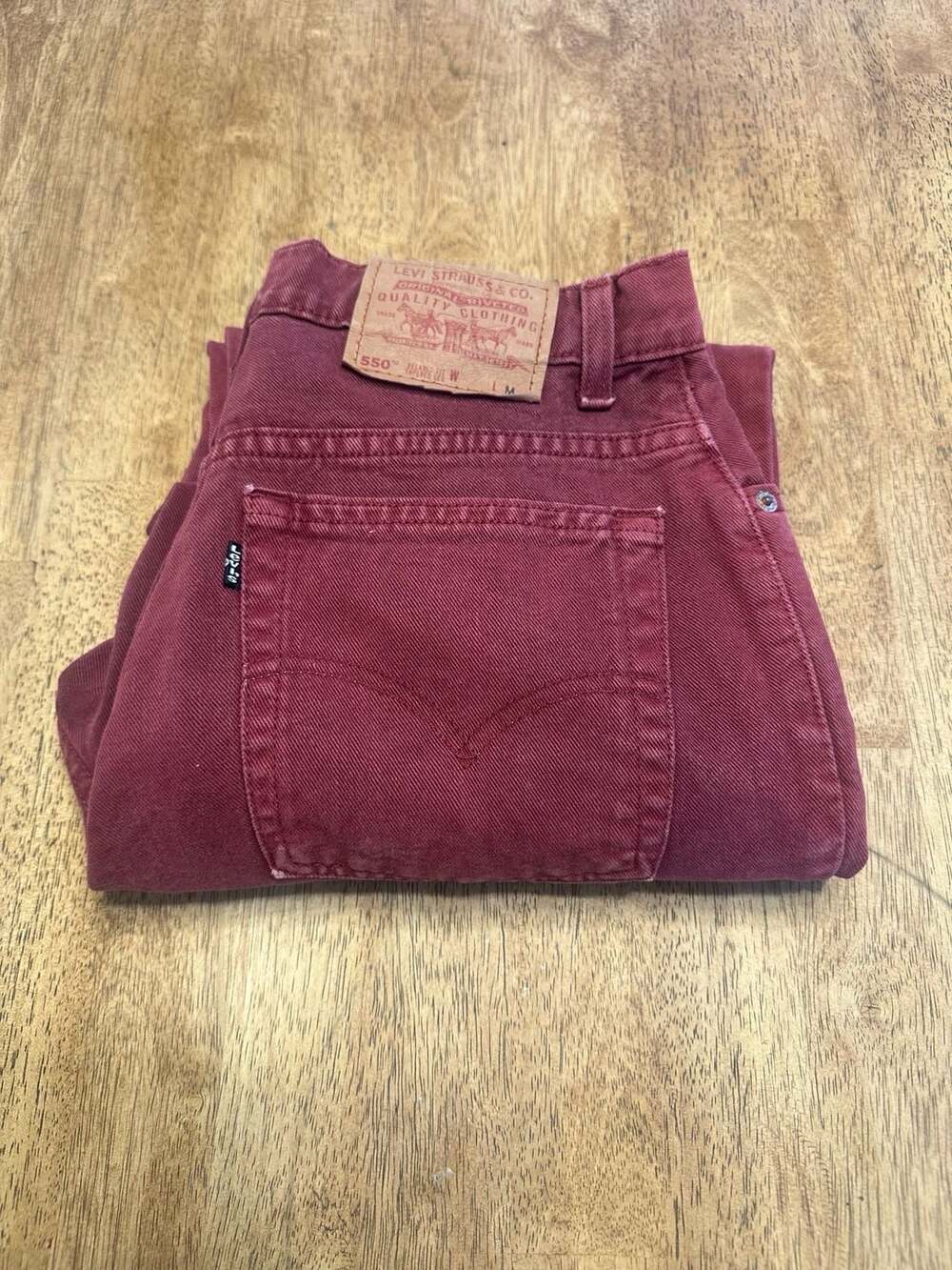 Vintage Levi’s 550 Relaxed Fit Tapered Leg Made In USA Maroon Jeans Women’s 12